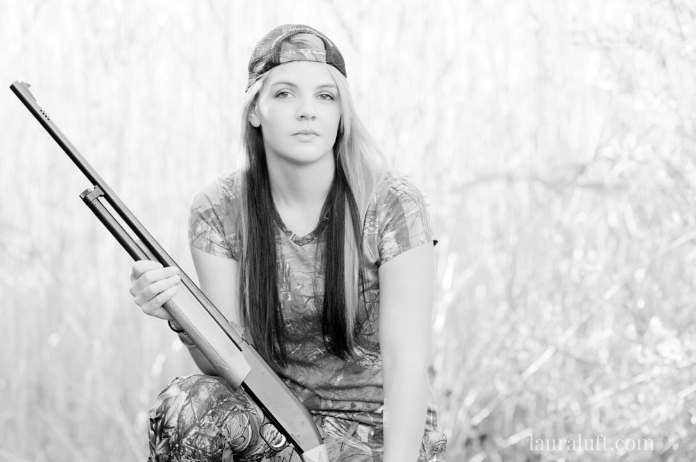 Albion high school seniors-Elba-Senior-Photographer-Senior-pictures-Western-new york-senior-girl-hunting